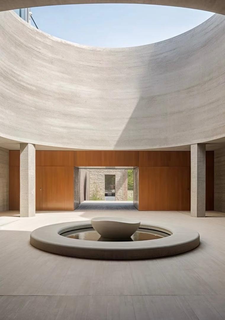 Couloir hôtelier de prestige — projet livré par ayyur interiors.